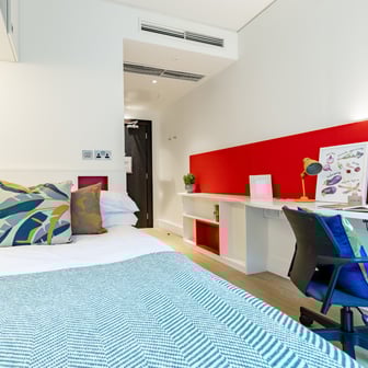 Deluxe En Suite - Image 2